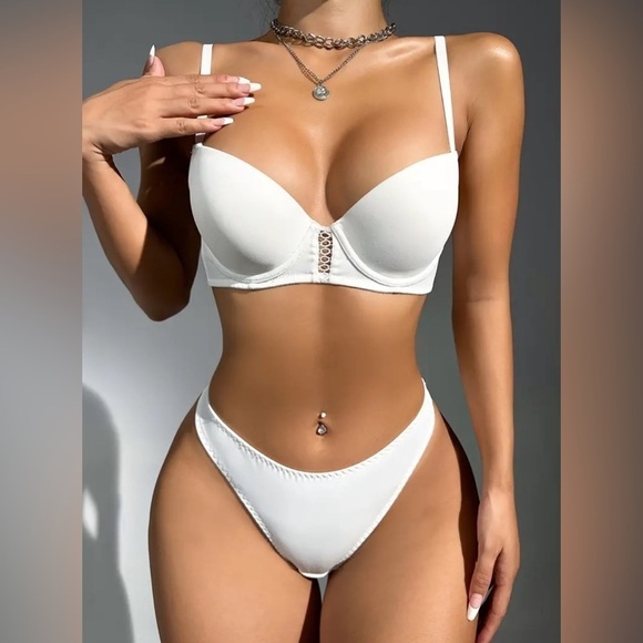 Sexy Mid Rise Thong Lingerie Set - Picture 4 of 5